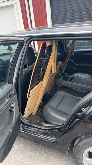BMW 318i 3 of 9