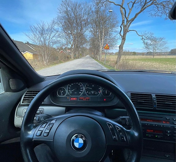 BMW 318i 7 of 9