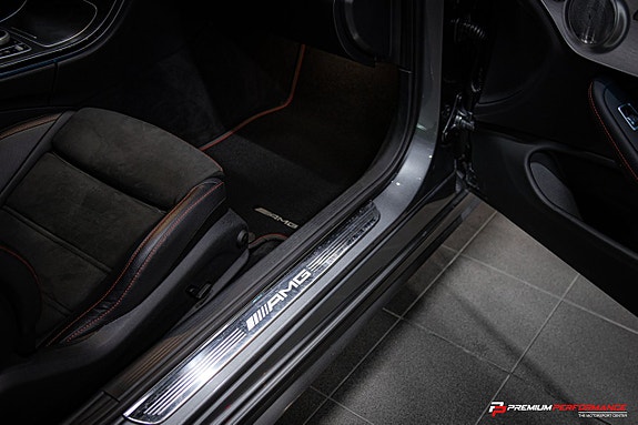 Mercedes-Benz C43 27 of 30