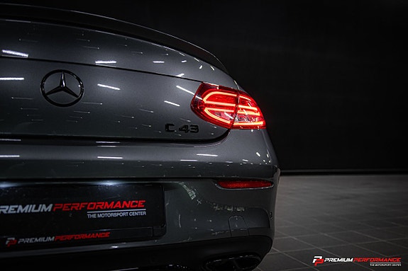 Mercedes-Benz C43 9 of 30