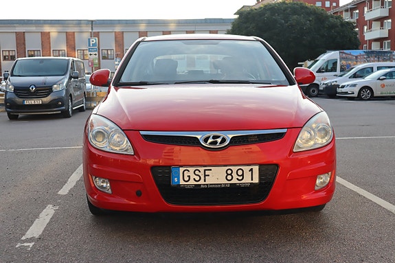 Hyundai i30 2 of 19