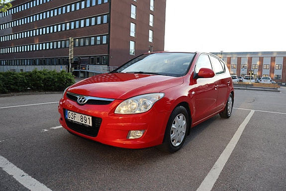 Hyundai i30 8 of 19