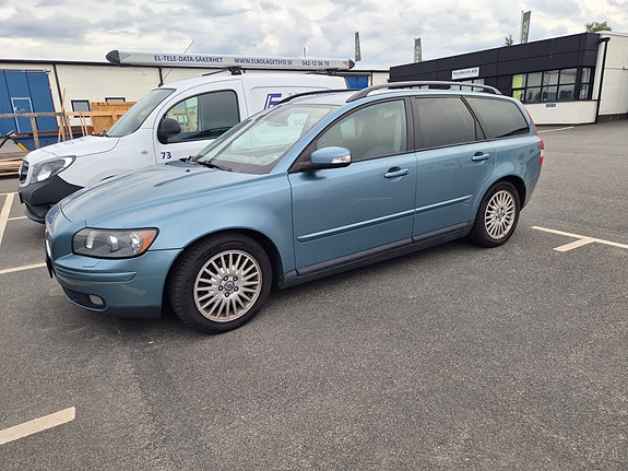 Volvo V50 2 of 4