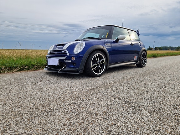 MINI John Cooper Works 2 of 5