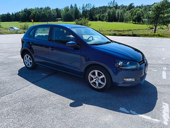 Volkswagen Polo 2 of 5