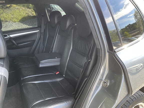 Porsche Cayenne Turbo 18 of 25