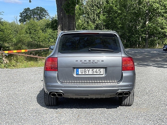 Porsche Cayenne Turbo 8 of 25