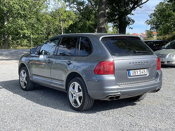 Porsche Cayenne Turbo 4 of 25