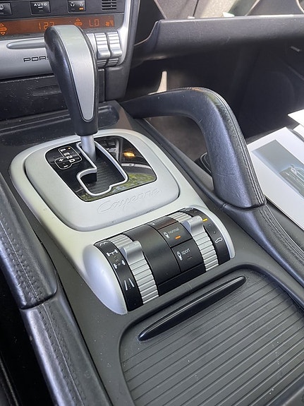 Porsche Cayenne Turbo 25 of 25