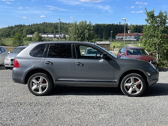 Porsche Cayenne Turbo 5 of 25