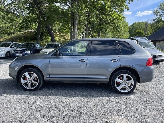 Porsche Cayenne Turbo 6 of 25
