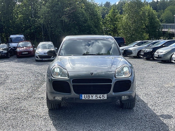 Porsche Cayenne Turbo 7 of 25