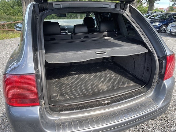 Porsche Cayenne Turbo 19 of 25