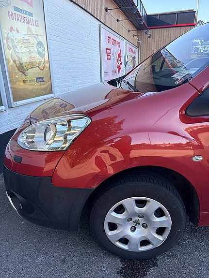 Peugeot Partner Tepee 3 of 5