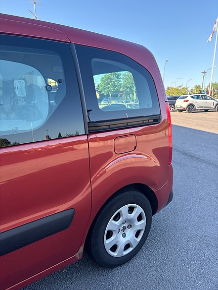 Peugeot Partner Tepee 2 of 5
