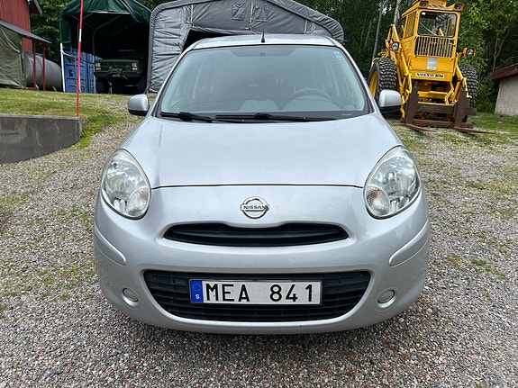 Nissan Micra 2 of 5