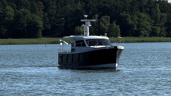 MY ALP41 HYBRID 2013 Finland 3 of 5