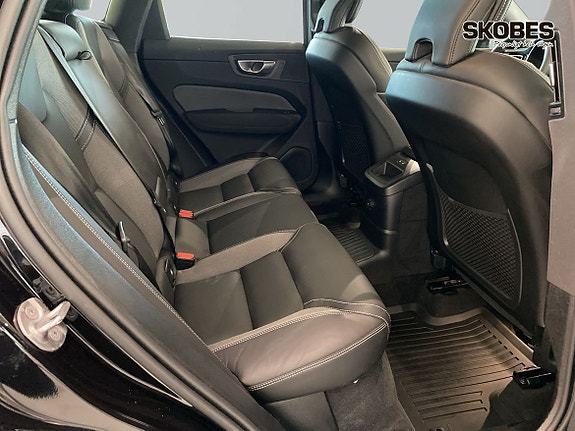 Volvo XC60 11 of 27