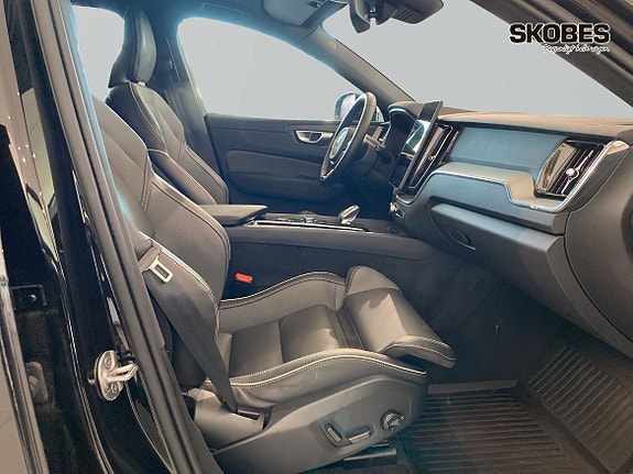 Volvo XC60 12 of 27