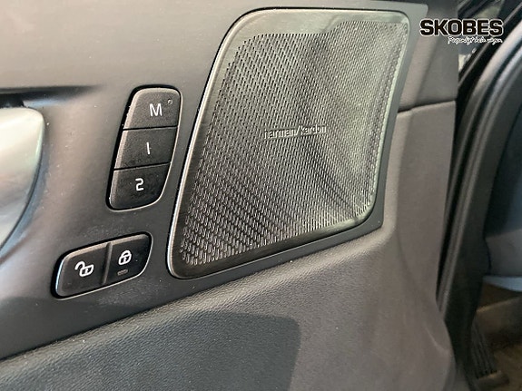 Volvo XC60 23 of 27