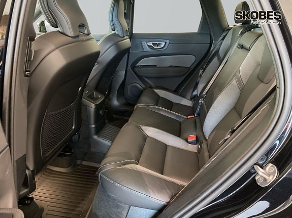 Volvo XC60 10 of 27