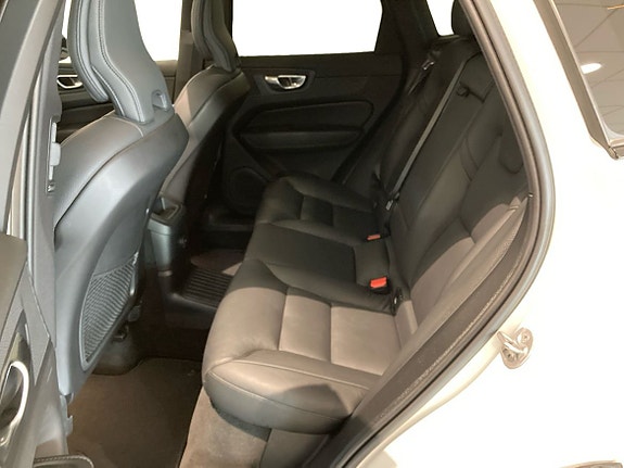 Volvo XC60 6 of 15