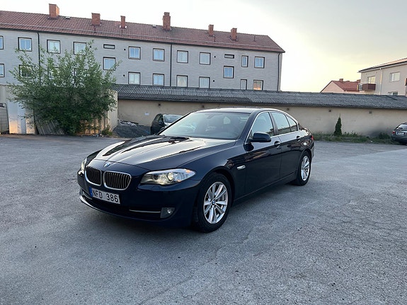 BMW 520d 2 of 5