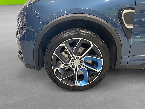 Lynk & Co 01 8 of 24