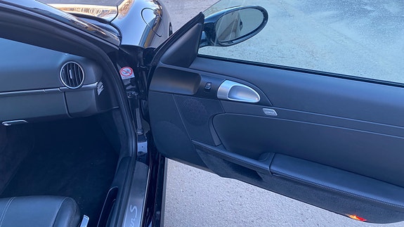 Porsche Cayman S 6 of 20