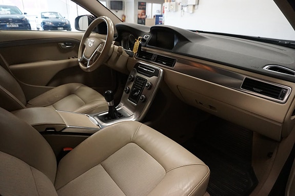 Volvo V70 9 of 21