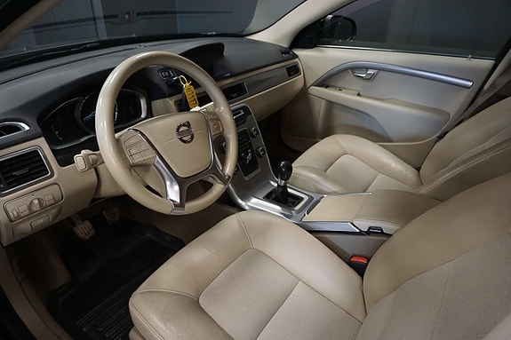 Volvo V70 5 of 21