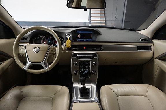 Volvo V70 10 of 21