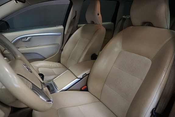 Volvo V70 14 of 21