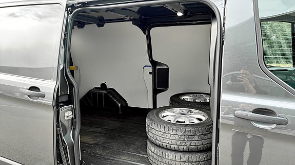 Ford Transit Custom 5 of 5