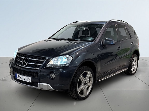Mercedes-Benz ML350 16 of 23
