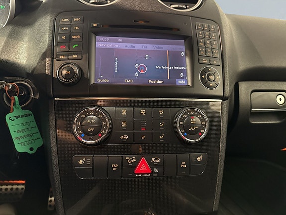 Mercedes-Benz ML350 11 of 23