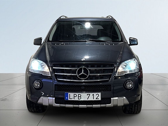 Mercedes-Benz ML350 2 of 5