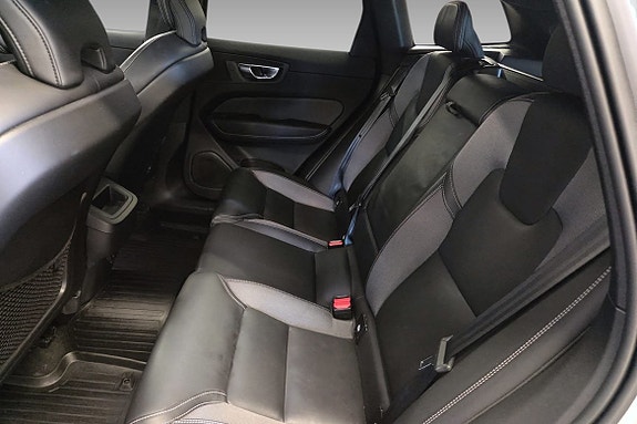 Volvo XC60 11 of 15