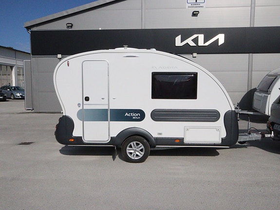 Adria Action 361 LH 2 of 13