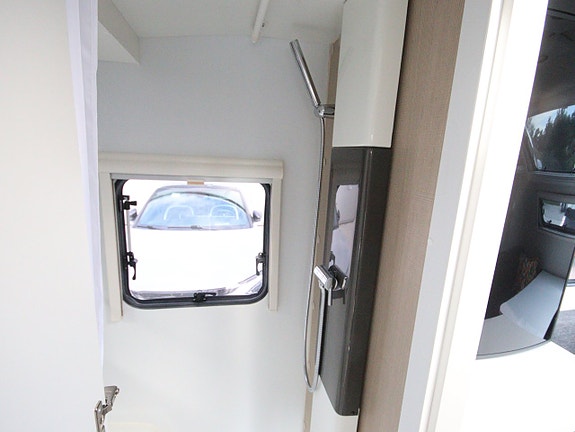 Adria Action 361 LH 10 of 13