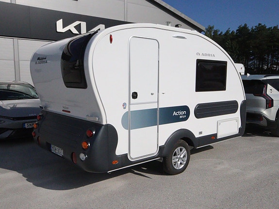 Adria Action 361 LH 3 of 13