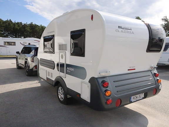 Adria Action 361 LH 4 of 13