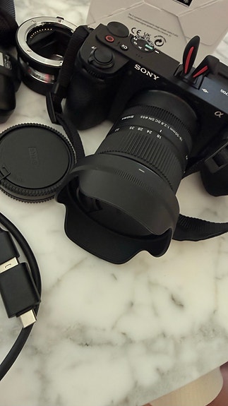 Sony A6700 systemkamera med 18-50mm f/2.8-objektiv image 8