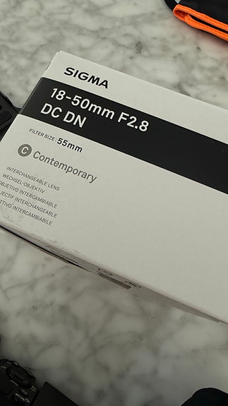 Sony A6700 systemkamera med 18-50mm f/2.8-objektiv image 2