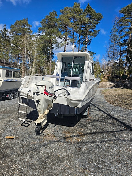 Antares 650HB 2006, Etec 115 2018 with 114hrs 3 of 10