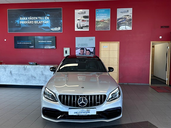 Mercedes-Benz C63 3 of 5