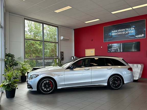 Mercedes-Benz C63 4 of 5
