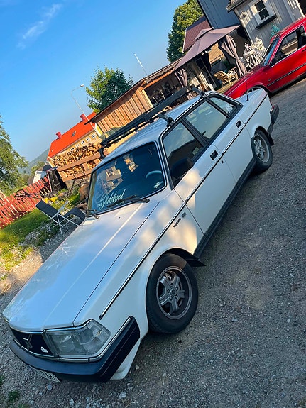 Volvo 240 4 of 5