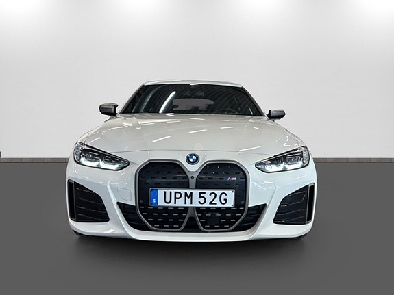 BMW i4 2 of 5