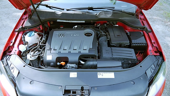 Volkswagen Passat 10 of 22
